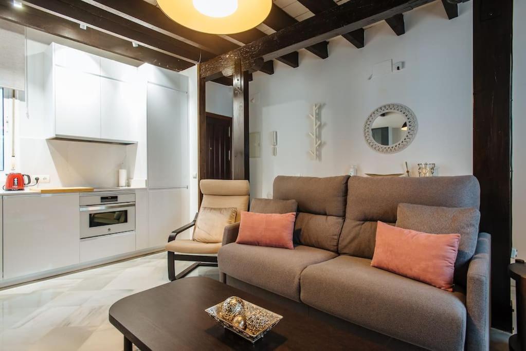 Ad2B Apartment, 300M From Cathedral With 2Br Siviglia Esterno foto