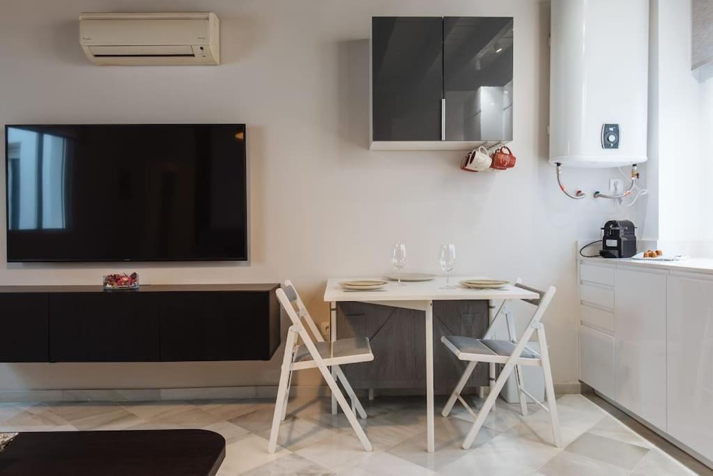 Ad2B Apartment, 300M From Cathedral With 2Br Siviglia Esterno foto