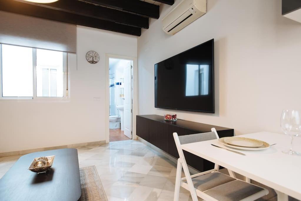 Ad2B Apartment, 300M From Cathedral With 2Br Siviglia Esterno foto