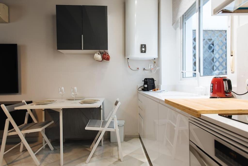 Ad2B Apartment, 300M From Cathedral With 2Br Siviglia Esterno foto