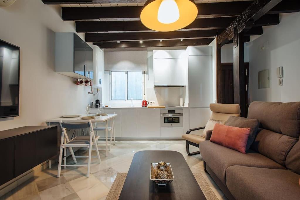 Ad2B Apartment, 300M From Cathedral With 2Br Siviglia Esterno foto