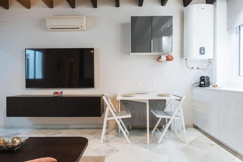 Ad2B Apartment, 300M From Cathedral With 2Br Siviglia Esterno foto